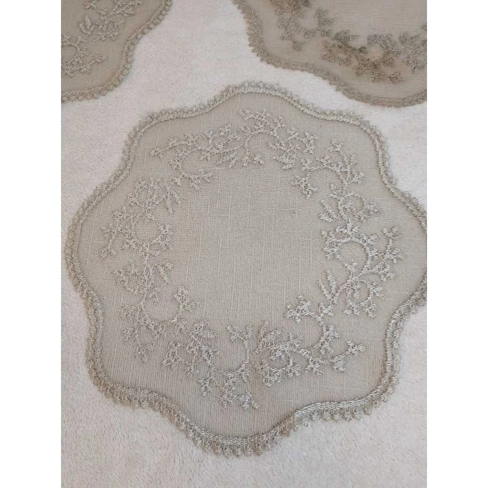 Vintage Lace Runner and Doilies Set Floral Embroidered Table Home‎ Decor